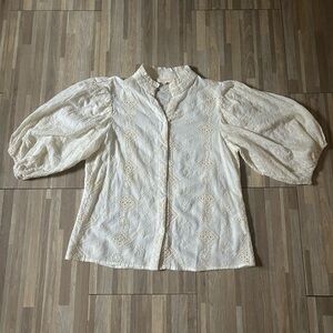 Women's Solitaire Cream Eyelet Blouse Size M